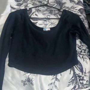 Black long sleeve cropped